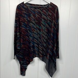 Nally & Molly Womens Top S/M Maroon Gray Pullover Sharktooth Hem Poncho Style